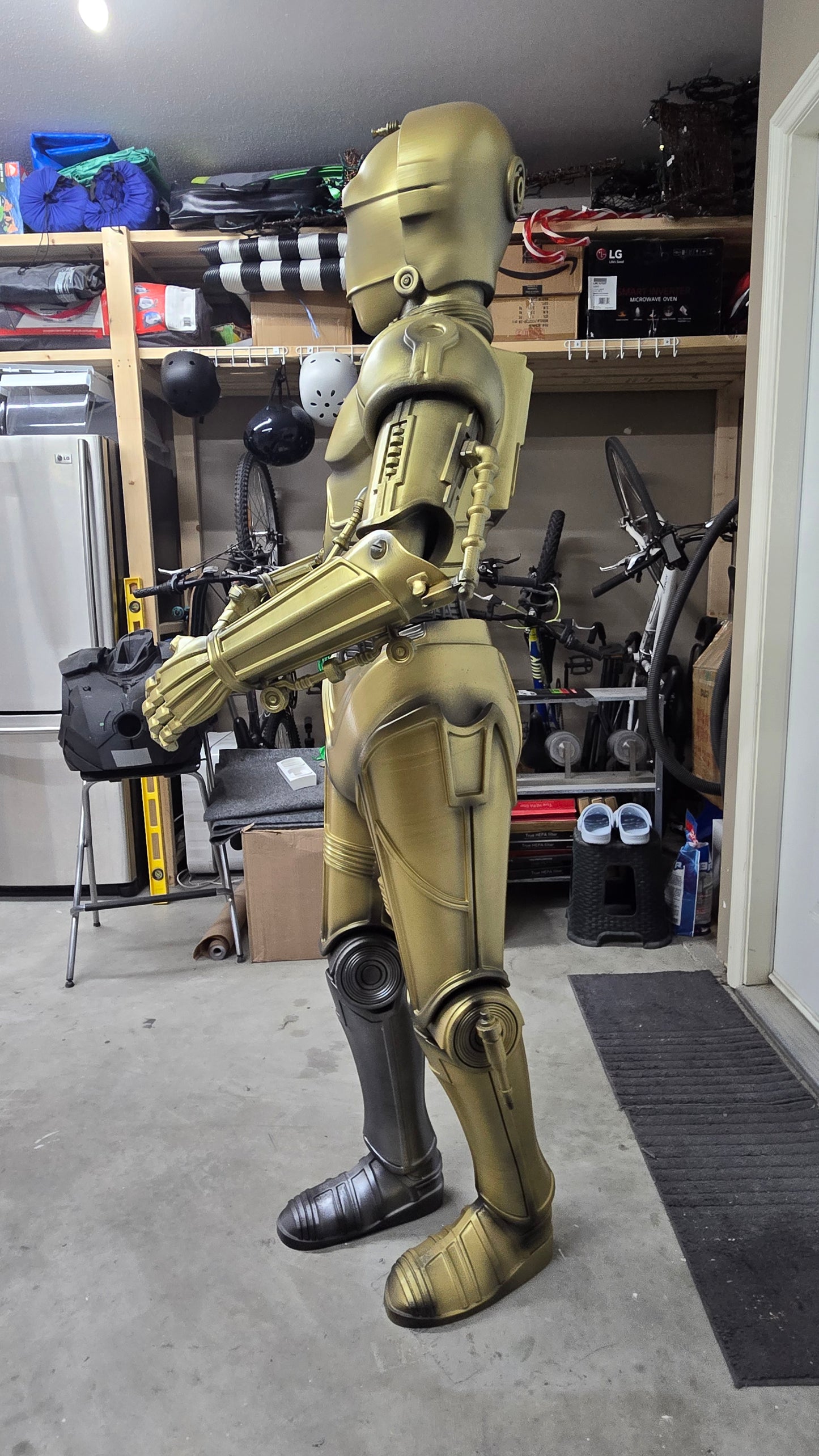 Life-Size 3D Printed C-3PO Fan Art Statue
⭐️ Made to Order | Free Shipping | 6–8 Week Lead Time ⭐️